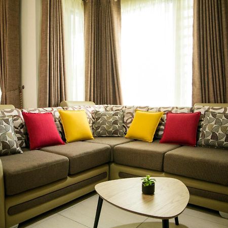 Luxury 2 Bedroom Apartment With Pool - Close To Flic-En-Flac Beach エクステリア 写真