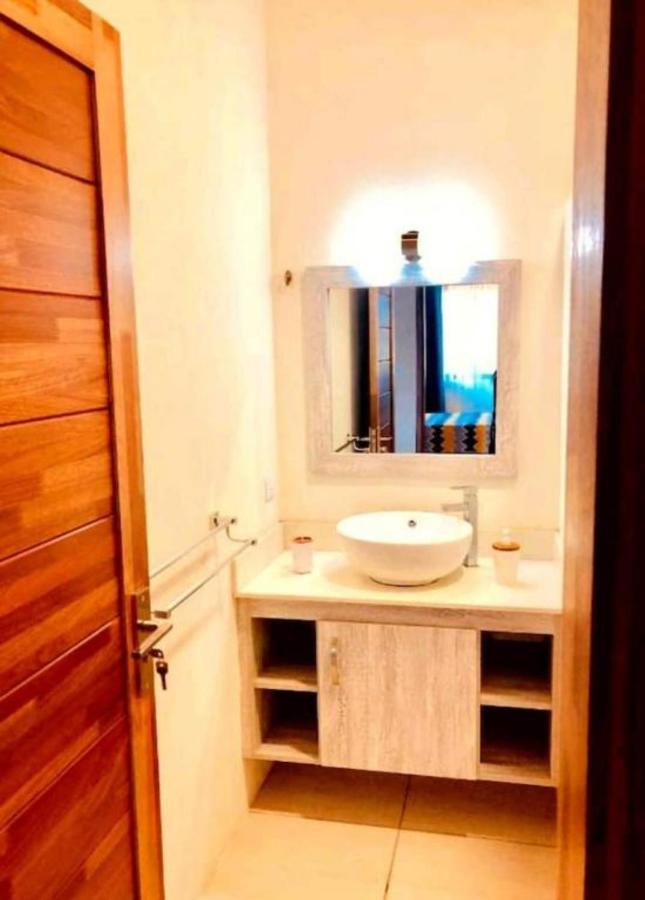 Luxury 2 Bedroom Apartment With Pool - Close To Flic-En-Flac Beach エクステリア 写真