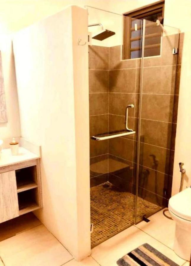 Luxury 2 Bedroom Apartment With Pool - Close To Flic-En-Flac Beach エクステリア 写真